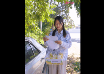 N0610001_เค าและล กน อยโดนแฟนท งกลางถนน และน อส งท เค าต ดส นใจทำ_part2