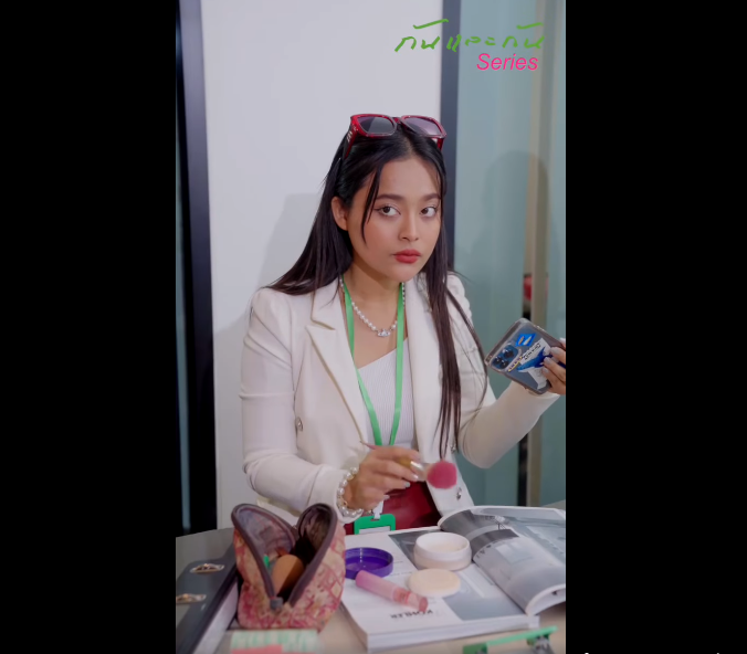 N0810046_บร ทแจกโบน สให บเด กใหม วยแตงโม โดยท พวกเขาไม าในแตงโมม อะไรซ อนอย_part2