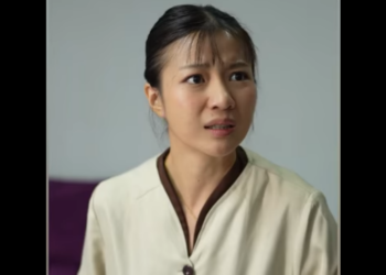 N3101104 แม เล ยงแอบเต มบางอย างลงในอาหารของล กสาม part2