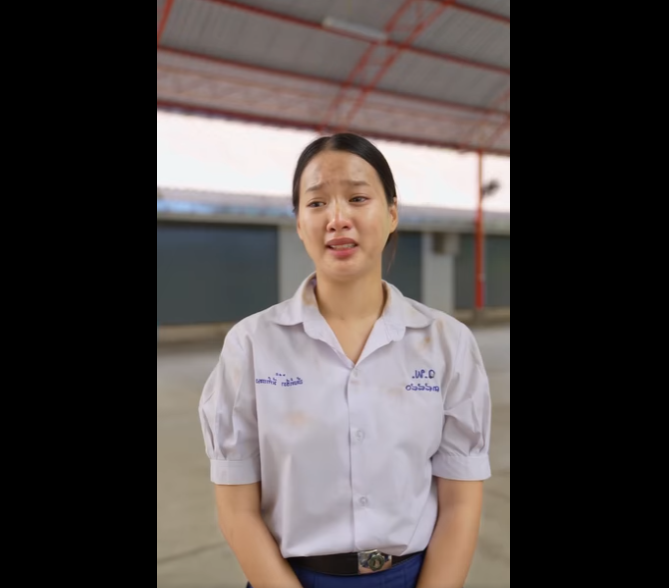 N2601088_เด กน กเร ยนเอาขวดน ำเปล มาขอแลกขนมป #หน งส #หน งส นสะท อนส งคม_part2