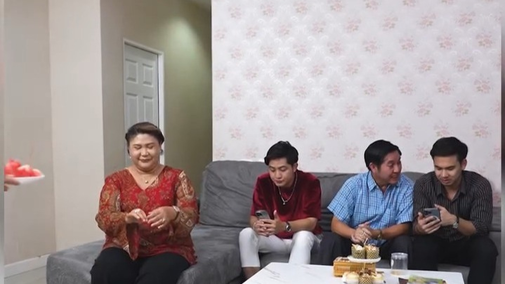 N0603093 ตหล งแต งงานจะเป นย งไงต องด ครอบคร part2